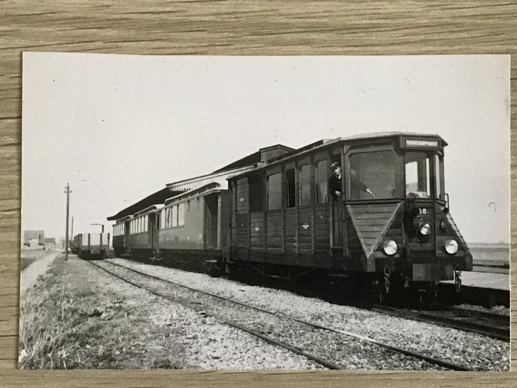 Zeldzame foto RTM M68 + Tram Rotterdam Blaaksedijk 1947, Ophalen of Verzenden, 1940 tot 1960, Gelopen, Zuid-Holland