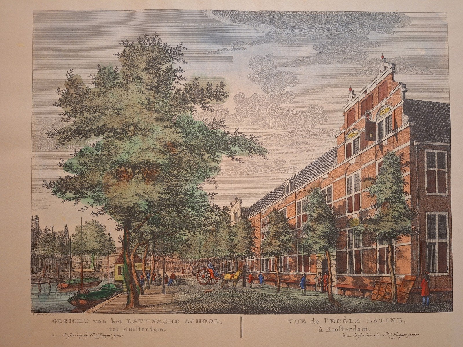 Ingekleurde gravure: Gezicht van  Latijnse School, Amsterda, Stadsgezicht, Ophalen of Verzenden, Gravure, Handgekleurd