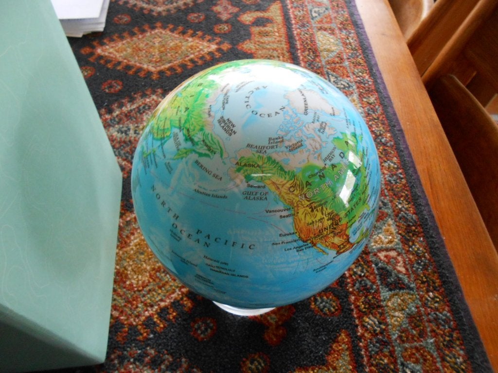 Mova Globe Blauwe Reliëfkaart, Kunststof, Draaibaar, Ophalen of Verzenden, Zo goed als nieuw