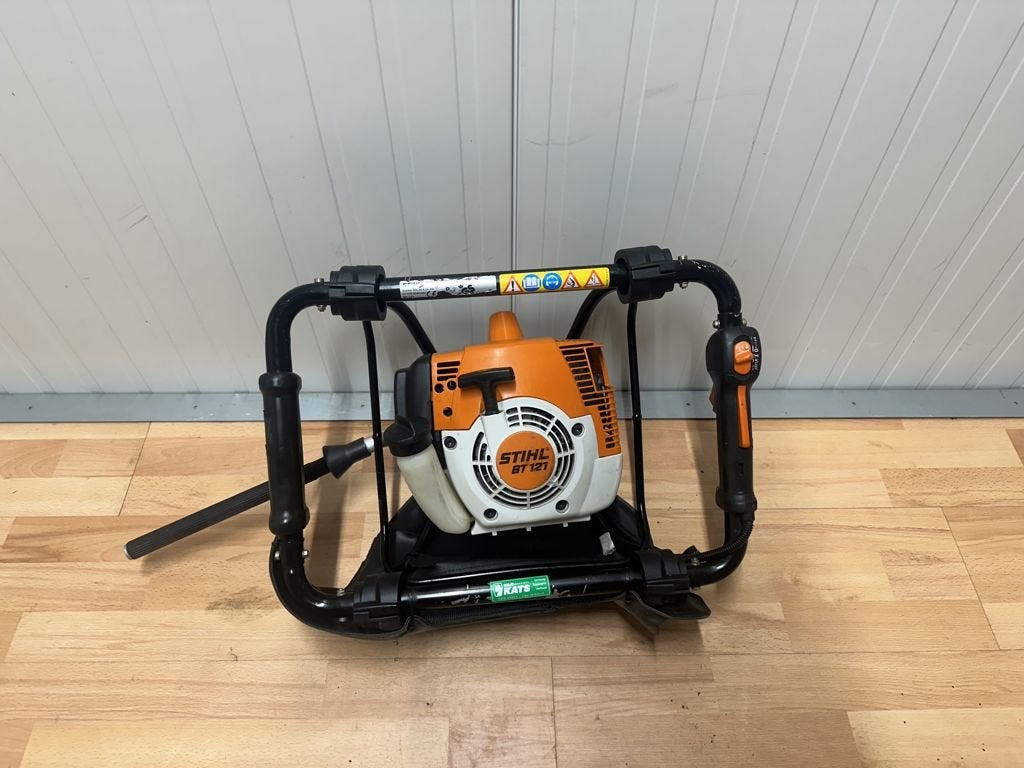 STIHL GRONDBOORMACHINE BT 121, ANDREAS STIHL NV, Info@stihl.nl, Veurtstraat 117
2870  Puurs-Sint-Amands, BE