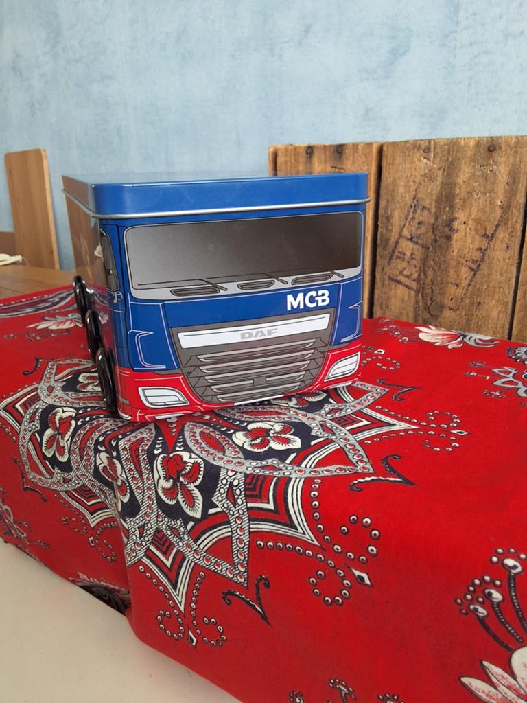DAF TRUCK  ALS  KOEKTROMMEL  2 FOTO'S, Ophalen of Verzenden, Gebruikt, Koek(jes)