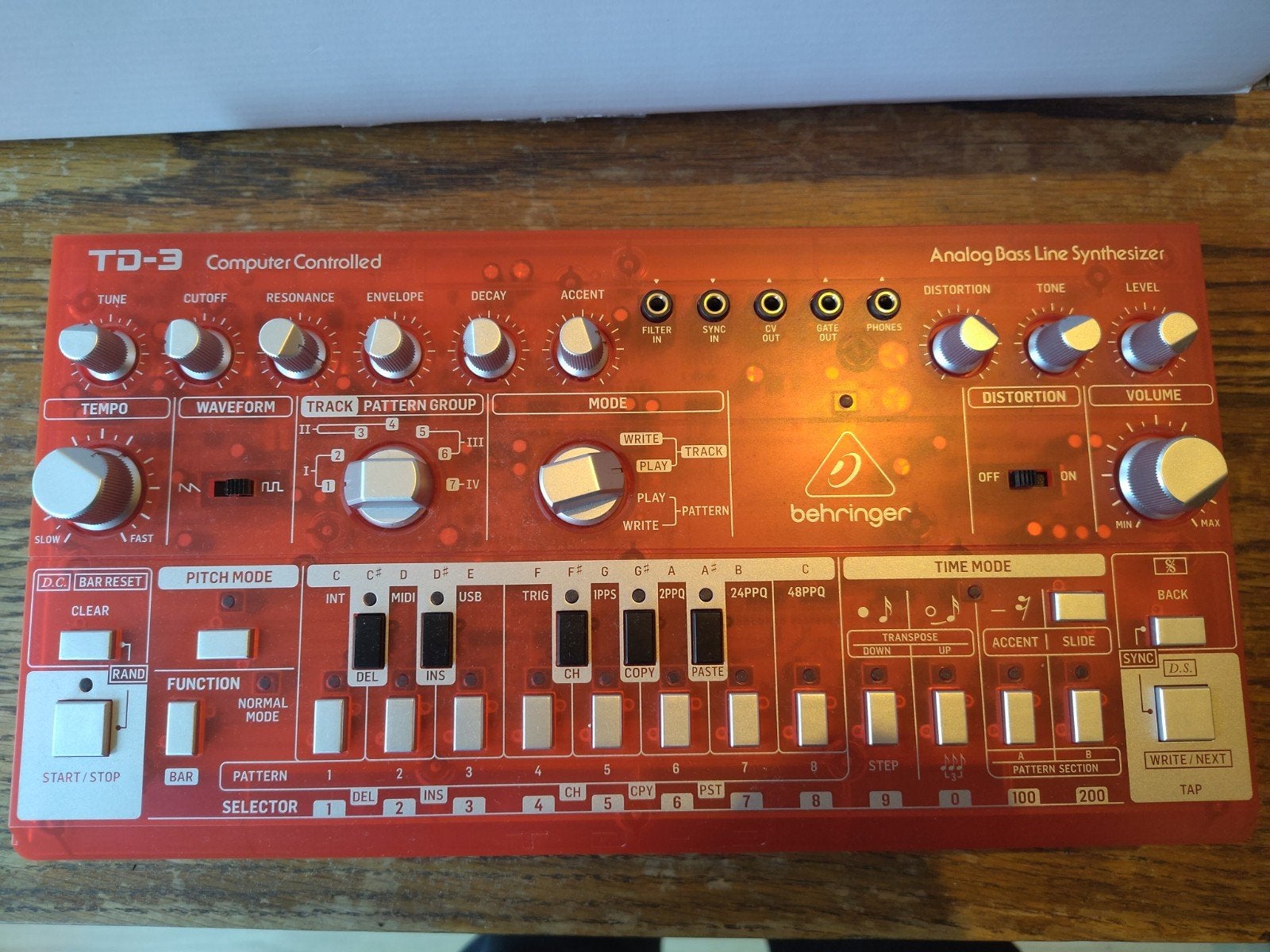 Behringer TD-3 SB | 303 kloon, Muziek en Instrumenten, Synthesizers, Ophalen of Verzenden, Zo goed als nieuw, Overige aantallen