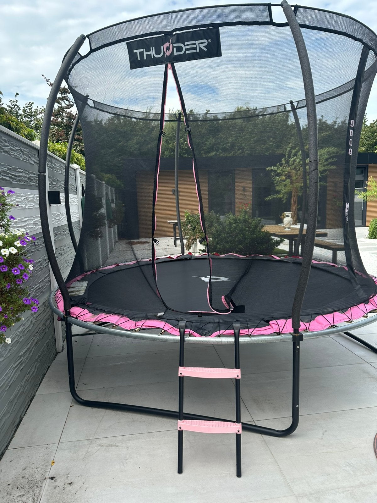 Trampoline Roze ( 1 maand gebruikt), Kinderen en Baby's, Ophalen, Zo goed als nieuw
