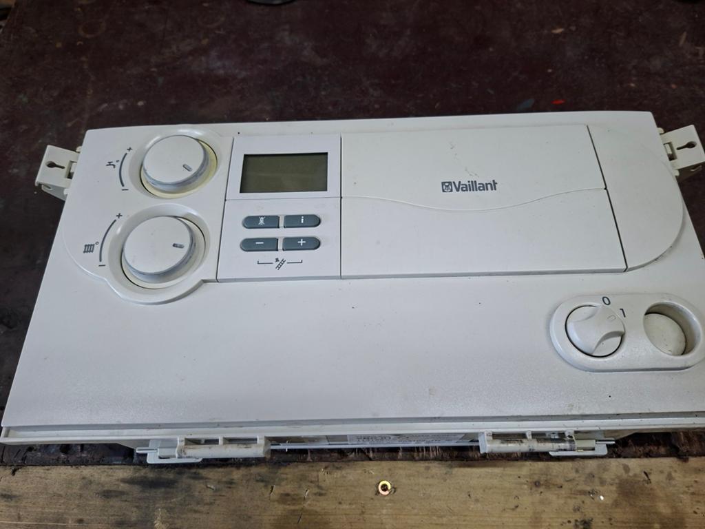 Vaillant HR Solide 24-28/3 C Besturingsunit met Printplaten, 30 tot 80 cm, Gebruikt, Overige typen, Minder dan 60 cm