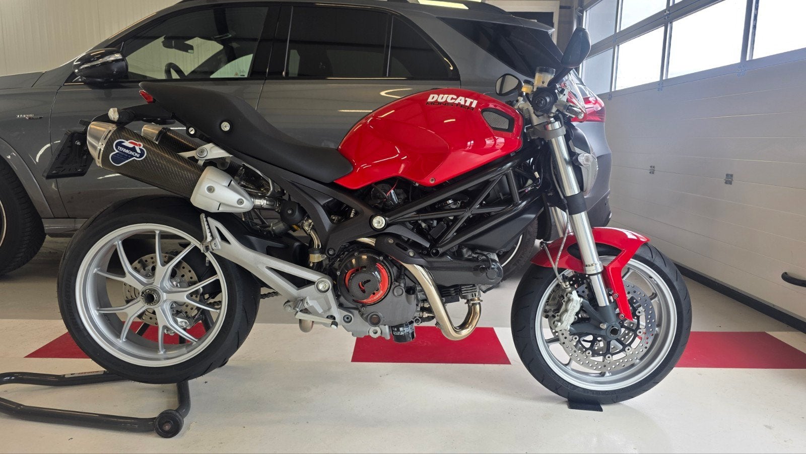Ducati Monster 1100 - 14433km - Thermignoni uitlaat., Motoren, Motoren | Ducati, 2 cilinders, Gebruikt, Particulier, 1100 cc