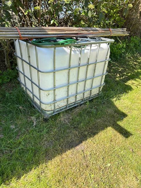 IBC container 600 liter, Tuin en Terras, Regentonnen, 150 liter of meer, Ophalen, Zo goed als nieuw, Kunststof