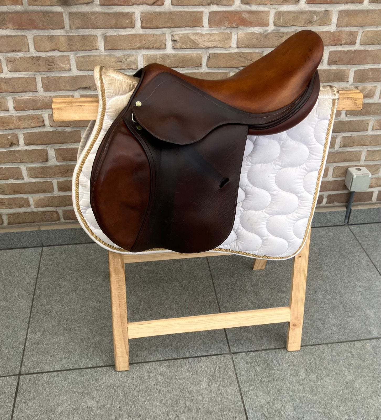 Springzadel Antares 17,5 inch, Dieren en Toebehoren, Ophalen of Verzenden, Zo goed als nieuw, Springen