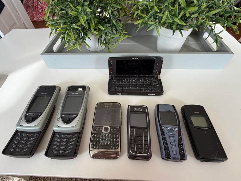 Partij oude Nokia telefoons en PDA's - Collectors item, Gebruikt, Overige modellen, Geen camera, Zwart