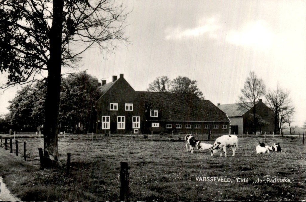 Varsseveld - Café - de Radstake, Ophalen of Verzenden, 1960 tot 1980, Gelopen, Gelderland