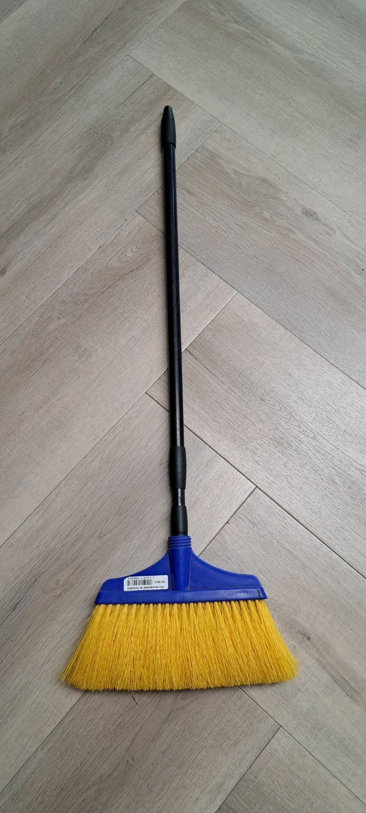 Bezem met telescoopsteel, Ophalen, Gebruikt
