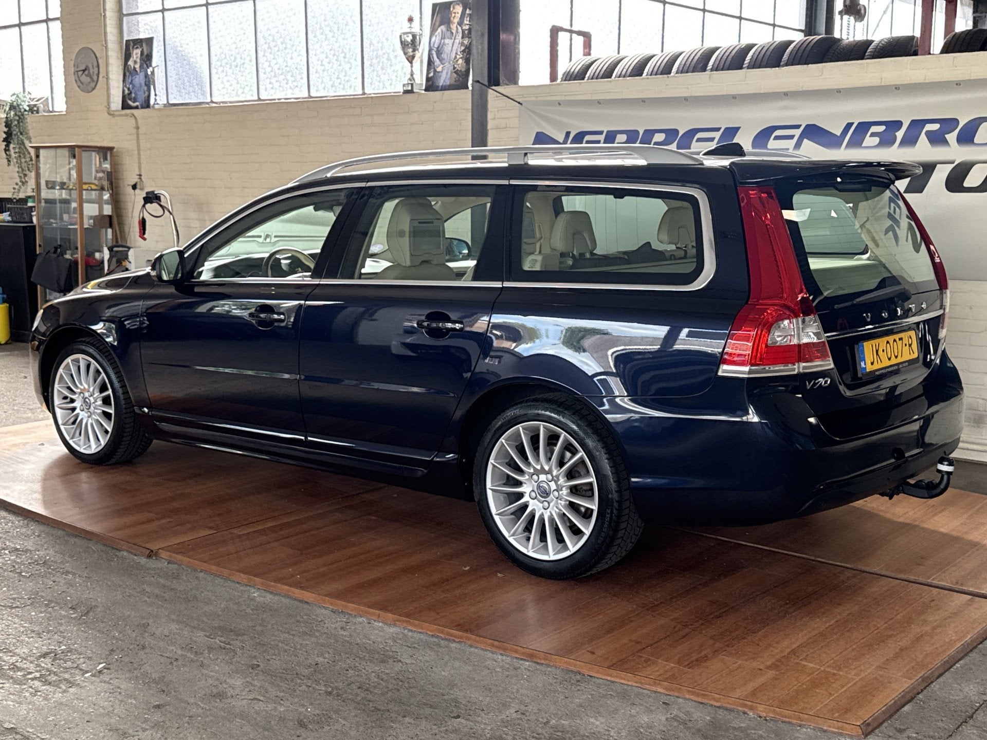 Volvo V70 2.0 T4 Polar+ alle optie's ! (bj 2016, automaat), Gebruikt, Euro 6, 1969 cc, Blauw