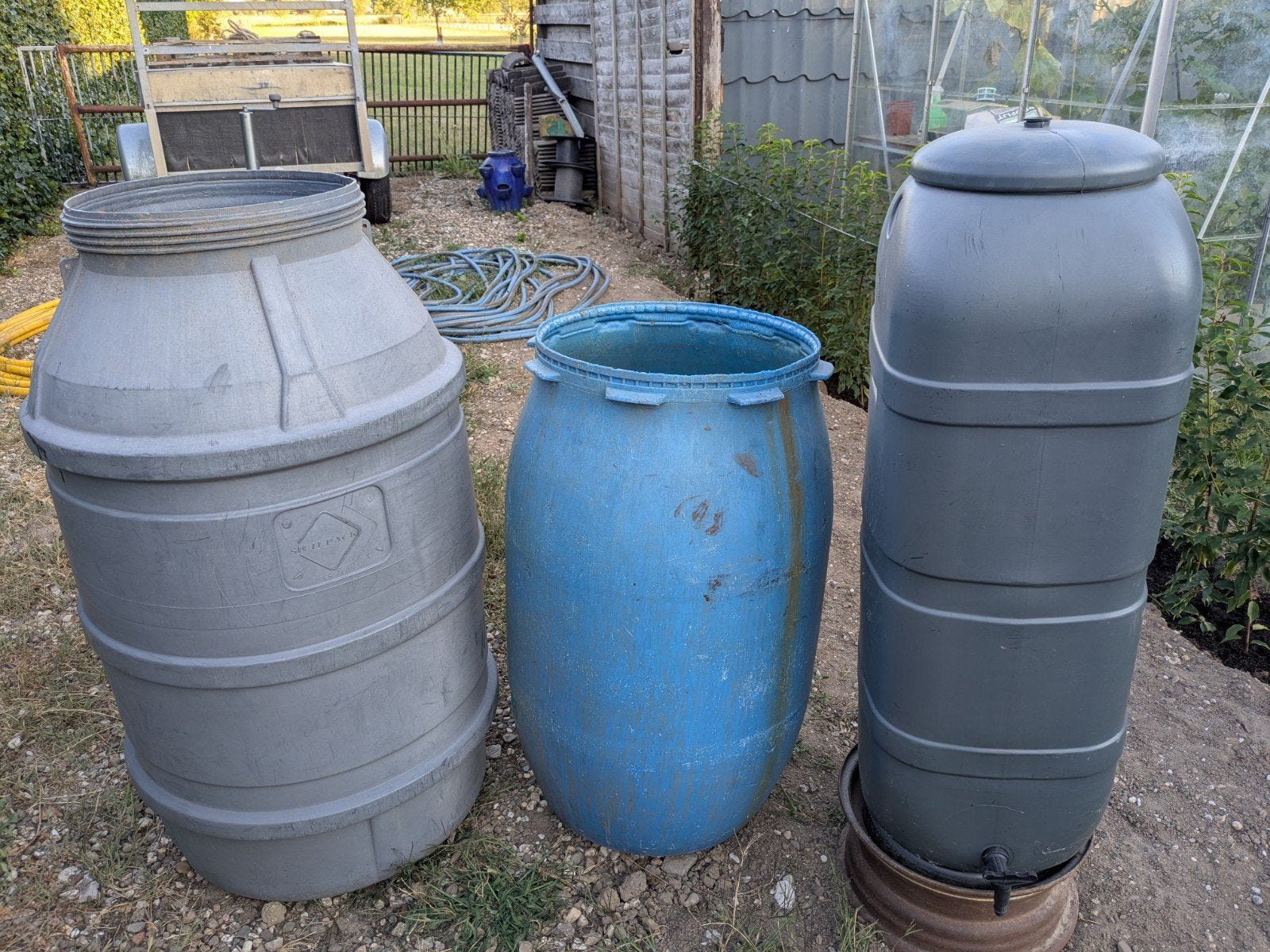 Regentonnen en vaten voor wateropslag, Ophalen, Gebruikt