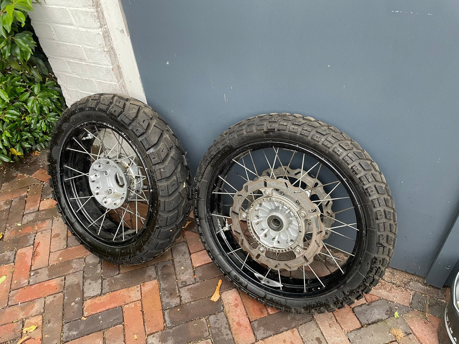 Spaakwielen met noppenbanden voor BMW R1200GS, Ophalen, Gebruikt