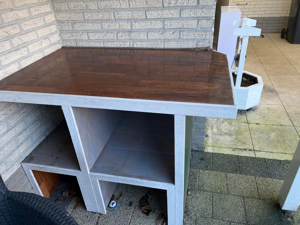 Tuin werktafel met opbergruimte, Ophalen, Zo goed als nieuw, 2 zitplaatsen