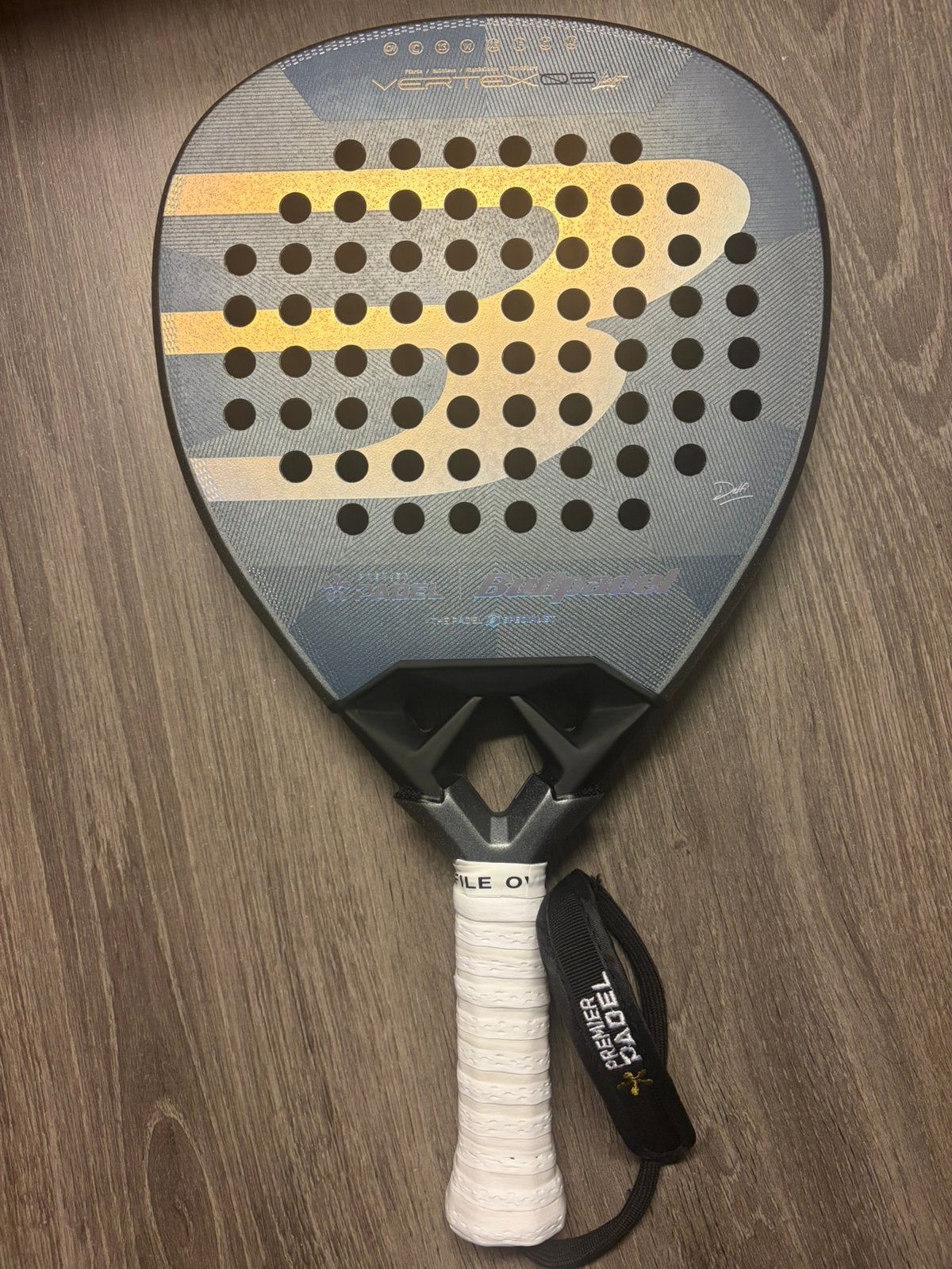 Bullpadel vertex 05 light premier padel, Ophalen of Verzenden, Zo goed als nieuw