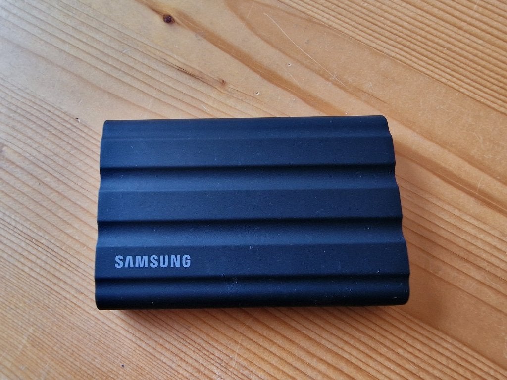 Samsung T7 shield 4TB, Ophalen, Zo goed als nieuw, Laptop, USB