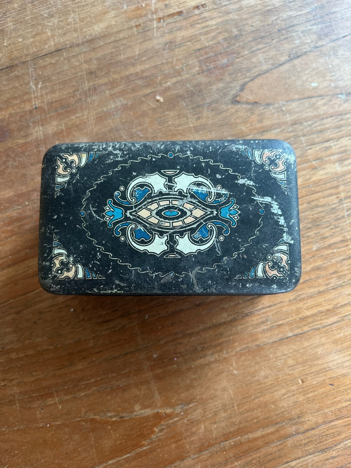 Vintage blikken doosje met sierlijk patroon, Verzamelen, Blikken, Ophalen of Verzenden, Gebruikt, Overige