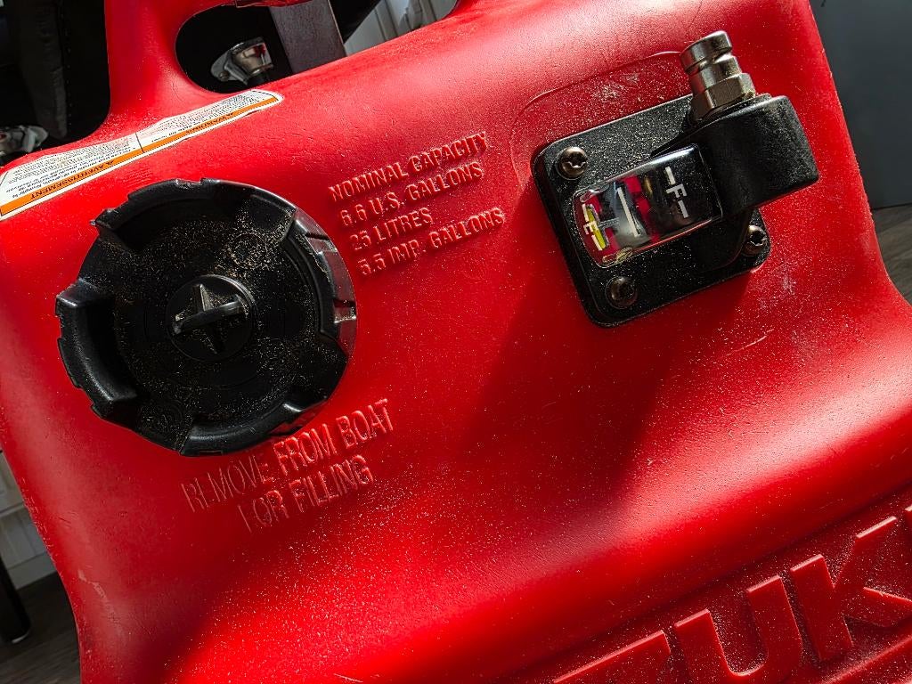 Suzuki Brandstoftank Buitenboordmotor en tankmeter, Ophalen, Zo goed als nieuw, Motor en Techniek