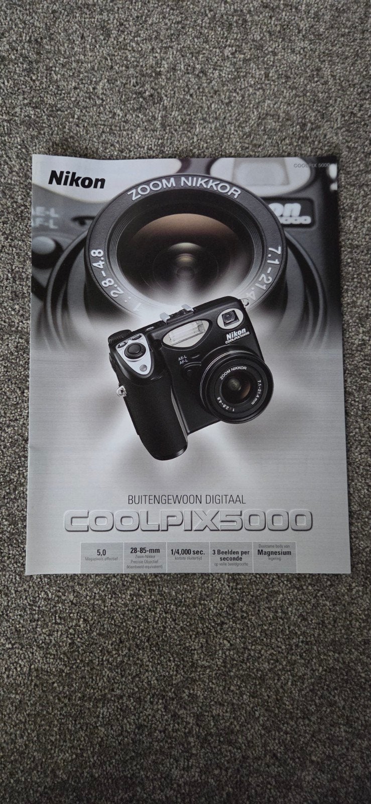 Nikon Coolpix 5000 Brochure - Buitengewoon Digitaal, Ophalen of Verzenden, Nikon, 8 keer of meer
