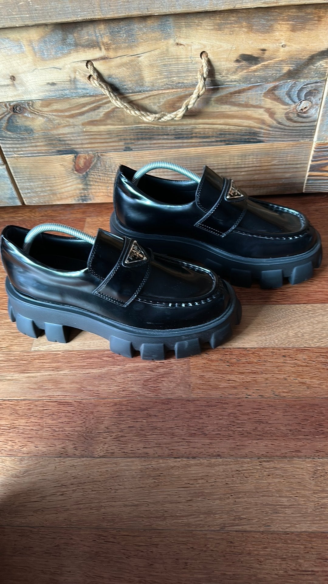 Prada schoenen maat 42, Ophalen of Verzenden, Zo goed als nieuw, Zwart