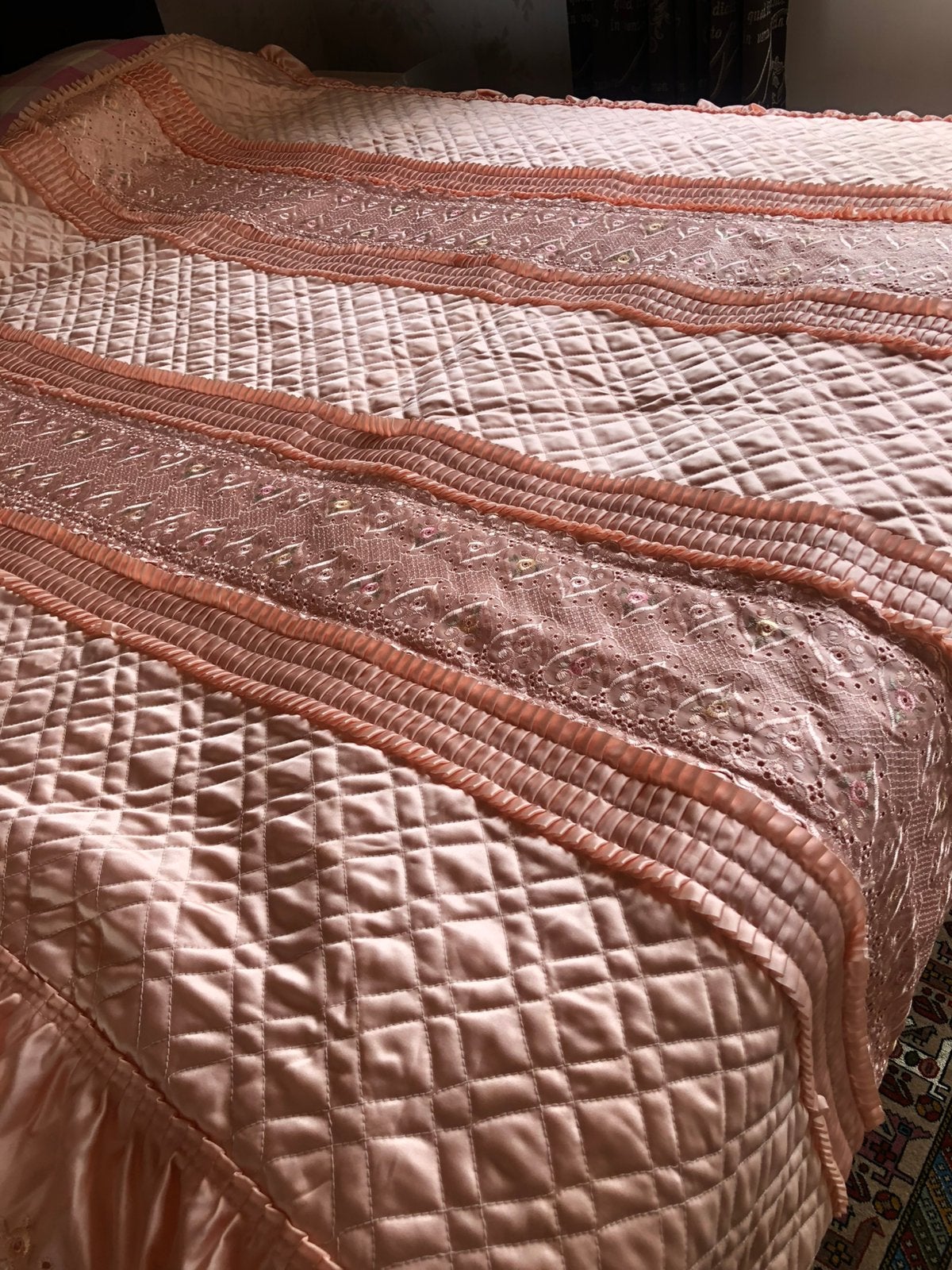 Bedsprei licht roze/ koraal, Huis en Inrichting, Ophalen of Verzenden, Overige merken, Inclusief kussenslopen, Sprei