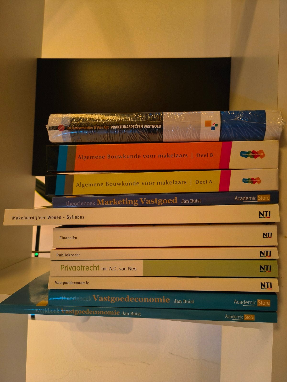 Complete Makelaardij / Vastgoed Study Book Package (NTI), Boeken, Studieboeken en Cursussen, Ophalen, HBO, Zo goed als nieuw, Gamma
