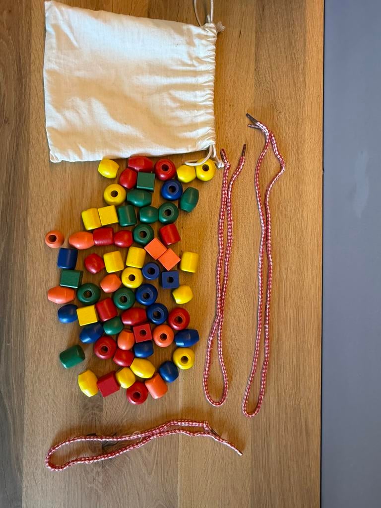 Houten rijgkralen zgan, Kinderen en Baby's, Speelgoed | Houten speelgoed, Ophalen of Verzenden, Zo goed als nieuw