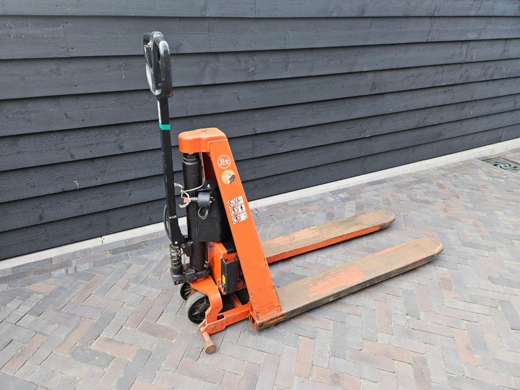 BT HHL100, Schaar palletwagen, elektrisch en handmatig, Ophalen, Gebruikt