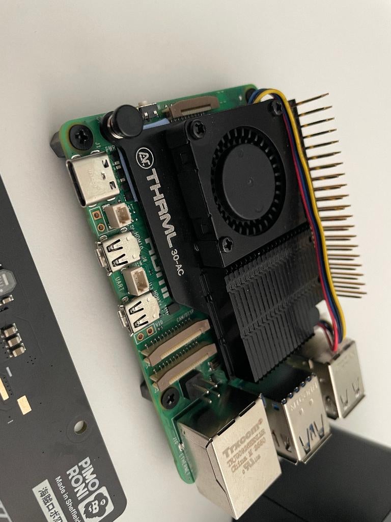 Raspberry Pi 5 16GB - AI HAT+2 - 26TOPS - NVMe Base -voeding, Ophalen of Verzenden, Zo goed als nieuw