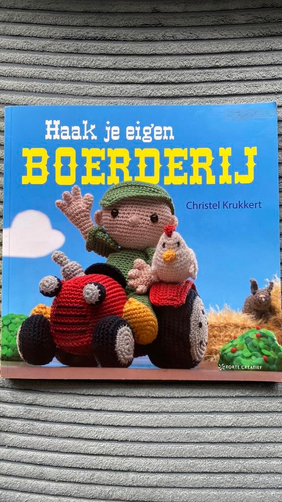 Christel Krukkert - Haak je eigen boerderij, Boeken, Hobby en Vrije tijd, Breien en Haken, Ophalen of Verzenden, Zo goed als nieuw