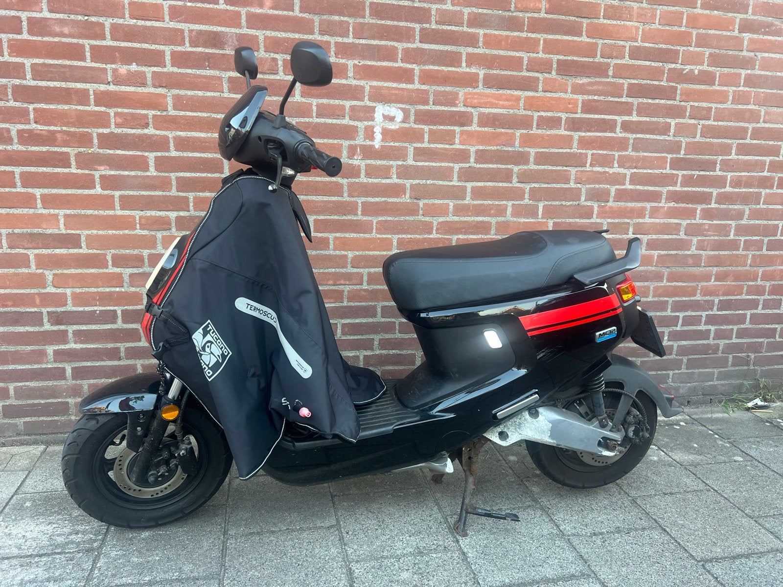Niu elektrische snorscooter e-scooter blauw kenteken + helm, Ophalen, Gebruikt, Elektrisch, Overige merken
