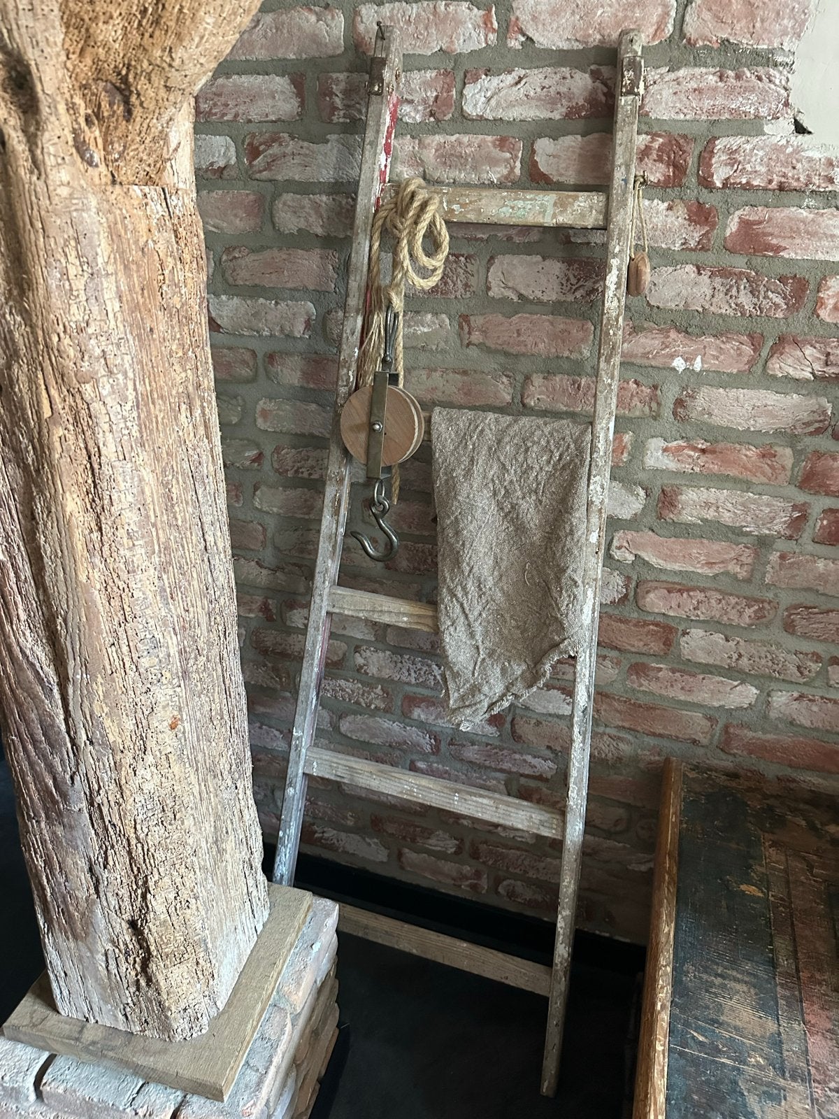 Decoratieve houten ladder met katrol en touw, Ophalen