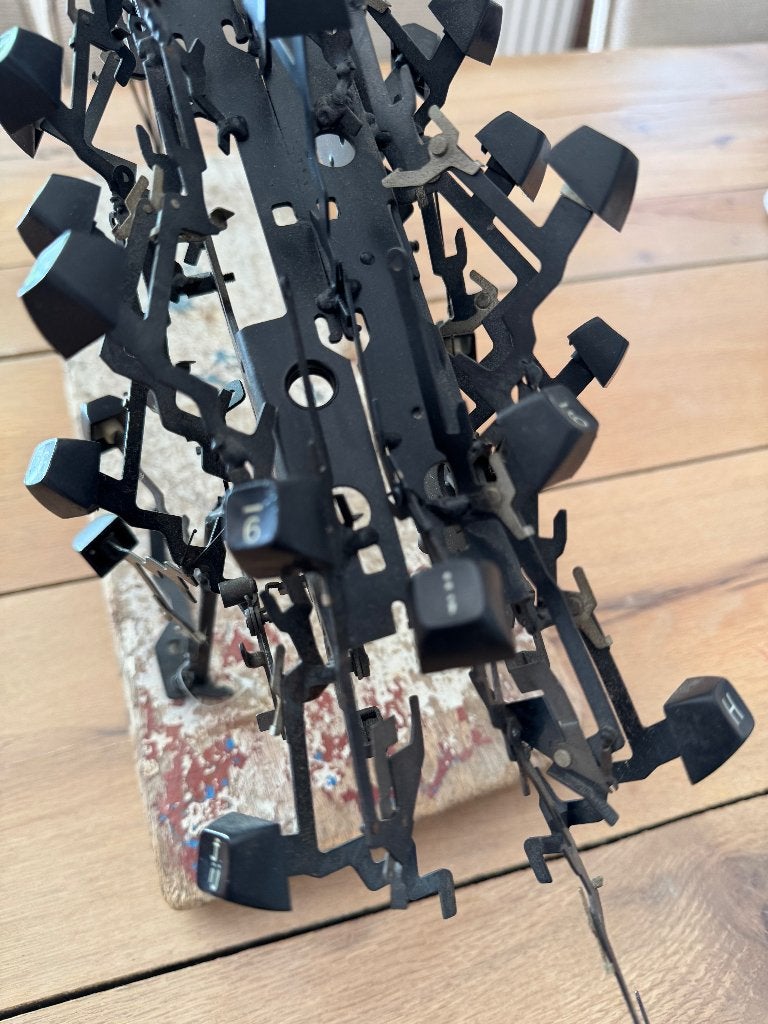 Beeld (gemaakt van typemachine), Ophalen, Zo goed als nieuw, Overige typen