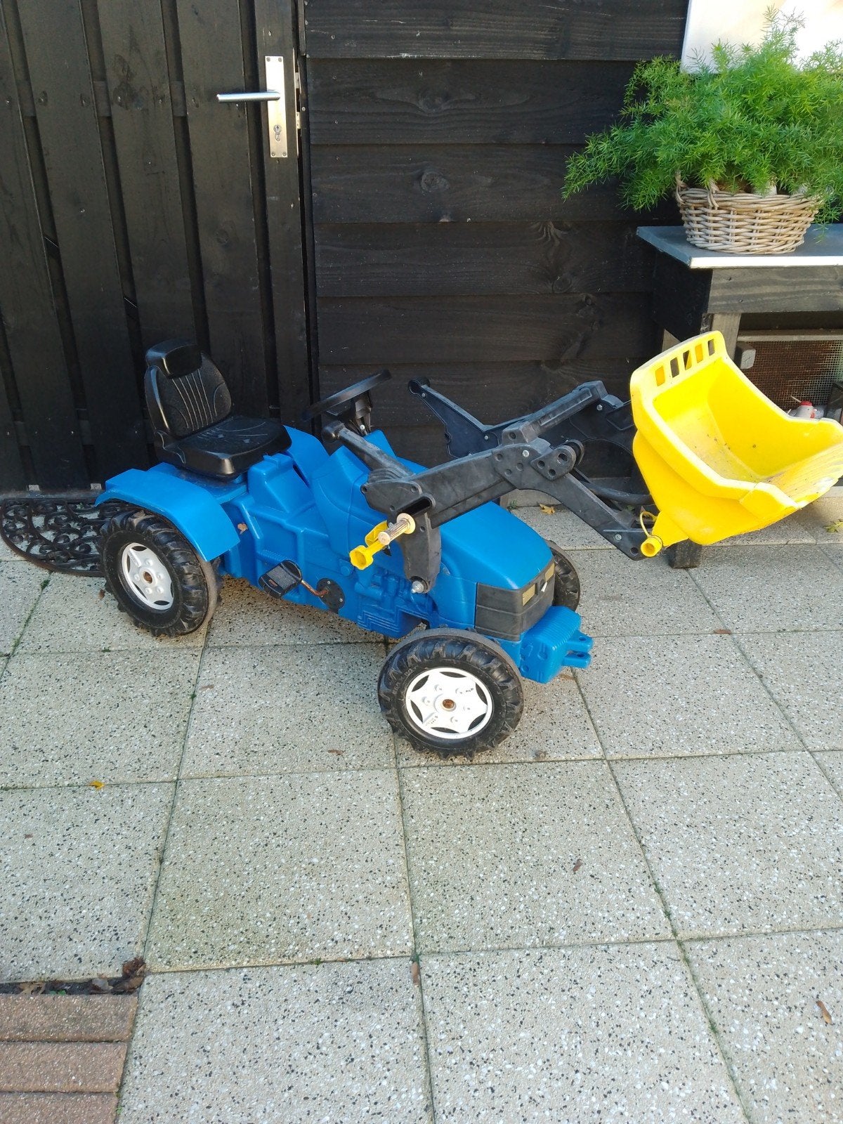 New Holland Kindertraptractor met Kiepbak, Ophalen, Zo goed als nieuw