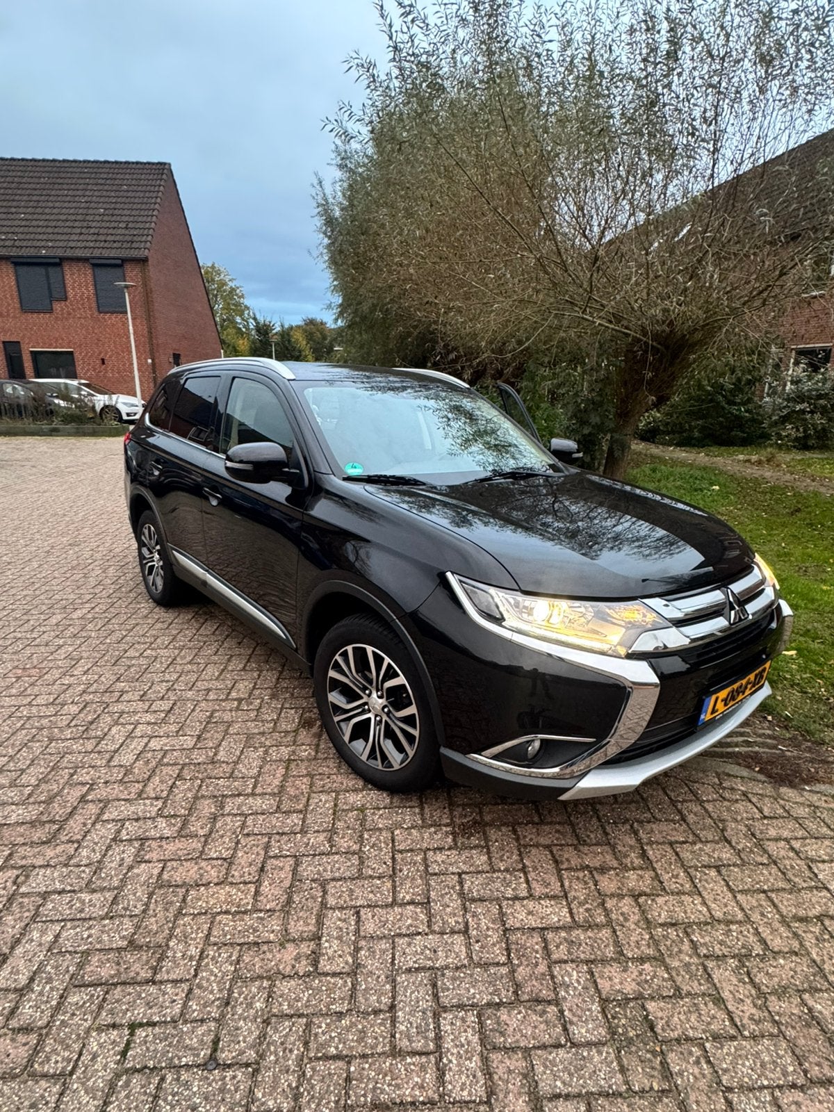 Mitsubishi Outlander 2.0 MPI 2WD CVT 2018 Zwart, Auto's, Automaat, Stof, Outlander, Zwart