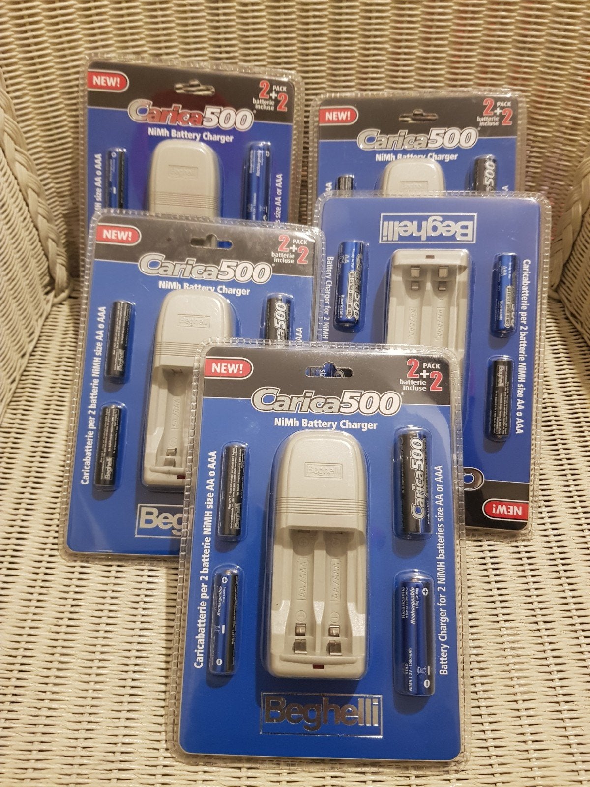 5 opladers met 4 oplaadbare batterijen, Audio, Tv en Foto, Opladers, Ophalen, Nieuw