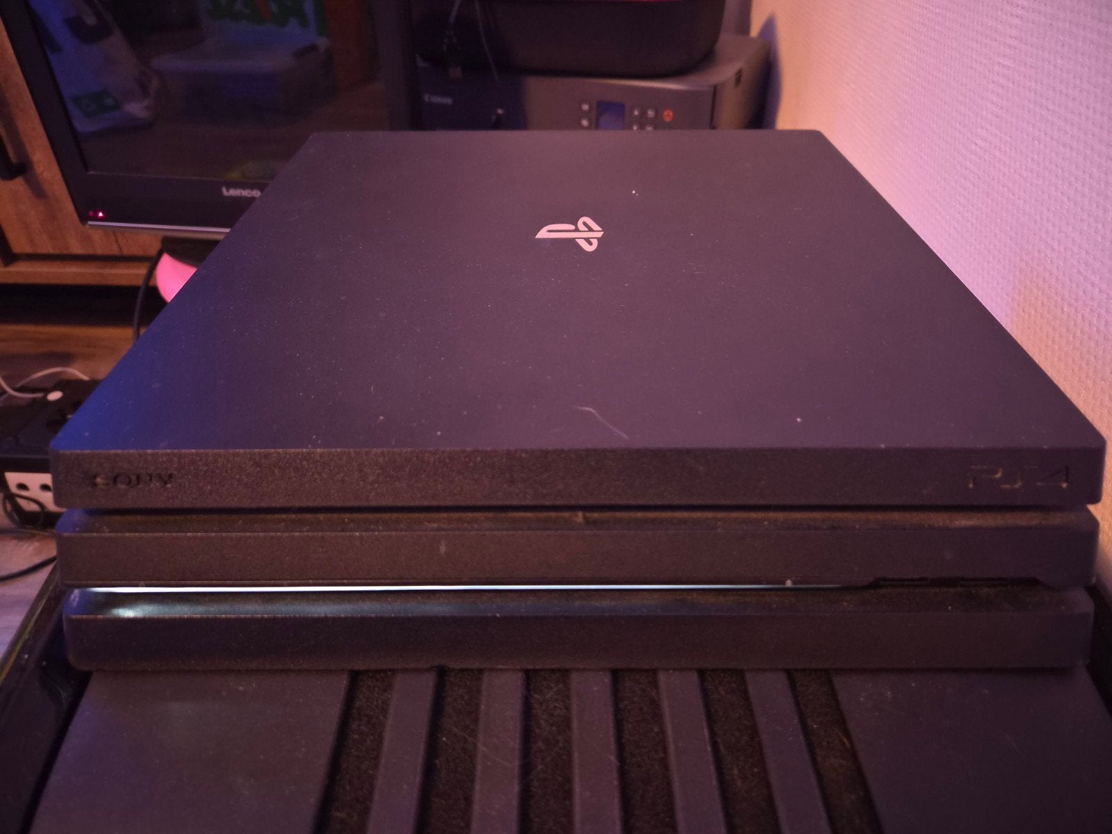 Playstation 4 pro LEES BESCHRIJVING, Spelcomputers en Games, Ophalen, Gebruikt, Met 1 controller, Pro