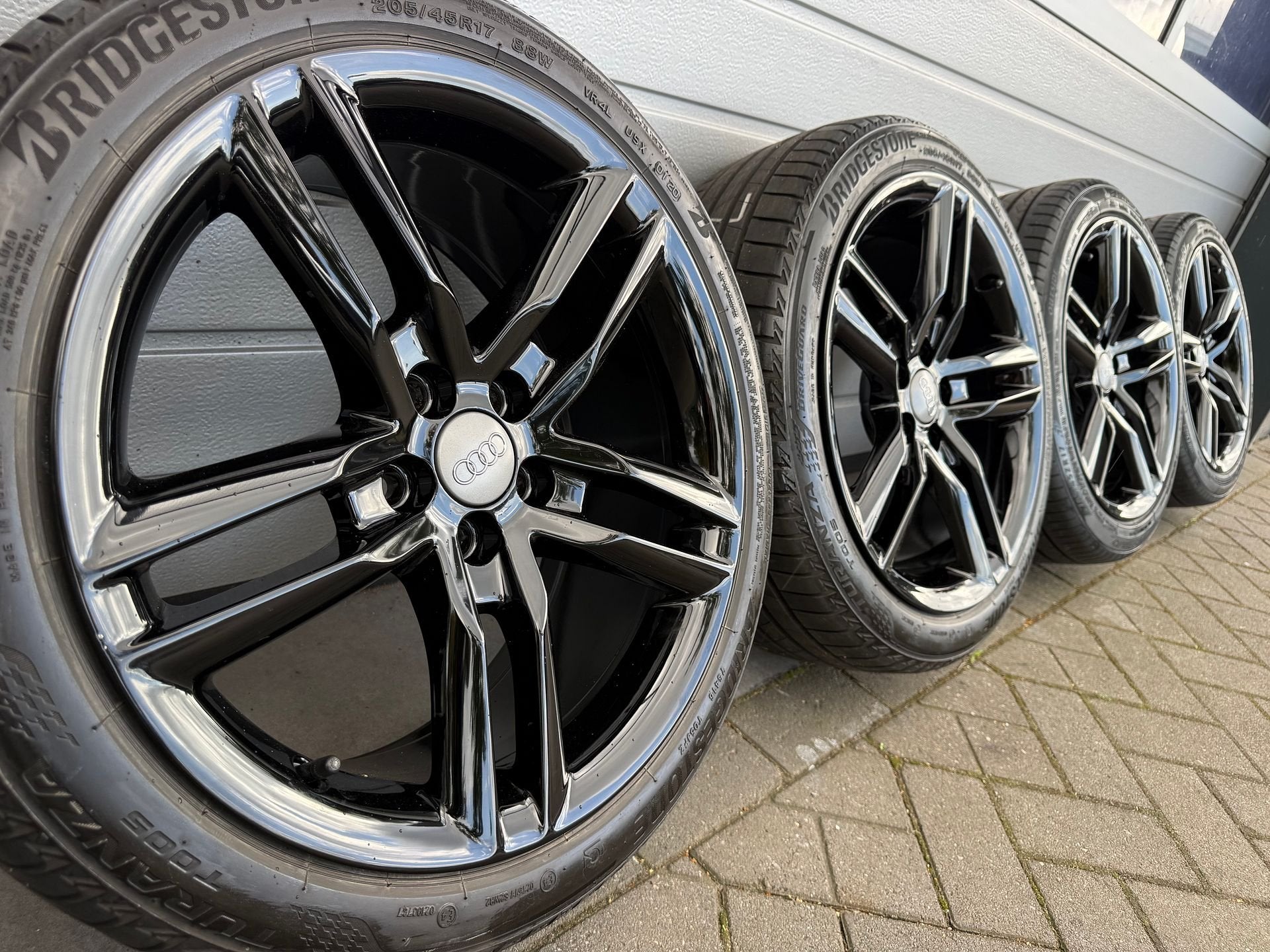 17 "Audi A1 S1 Volkswagen Polo Seat Ibiza velgen zomerbanden, Auto-onderdelen, Gebruikt, -, -, Banden en Velgen