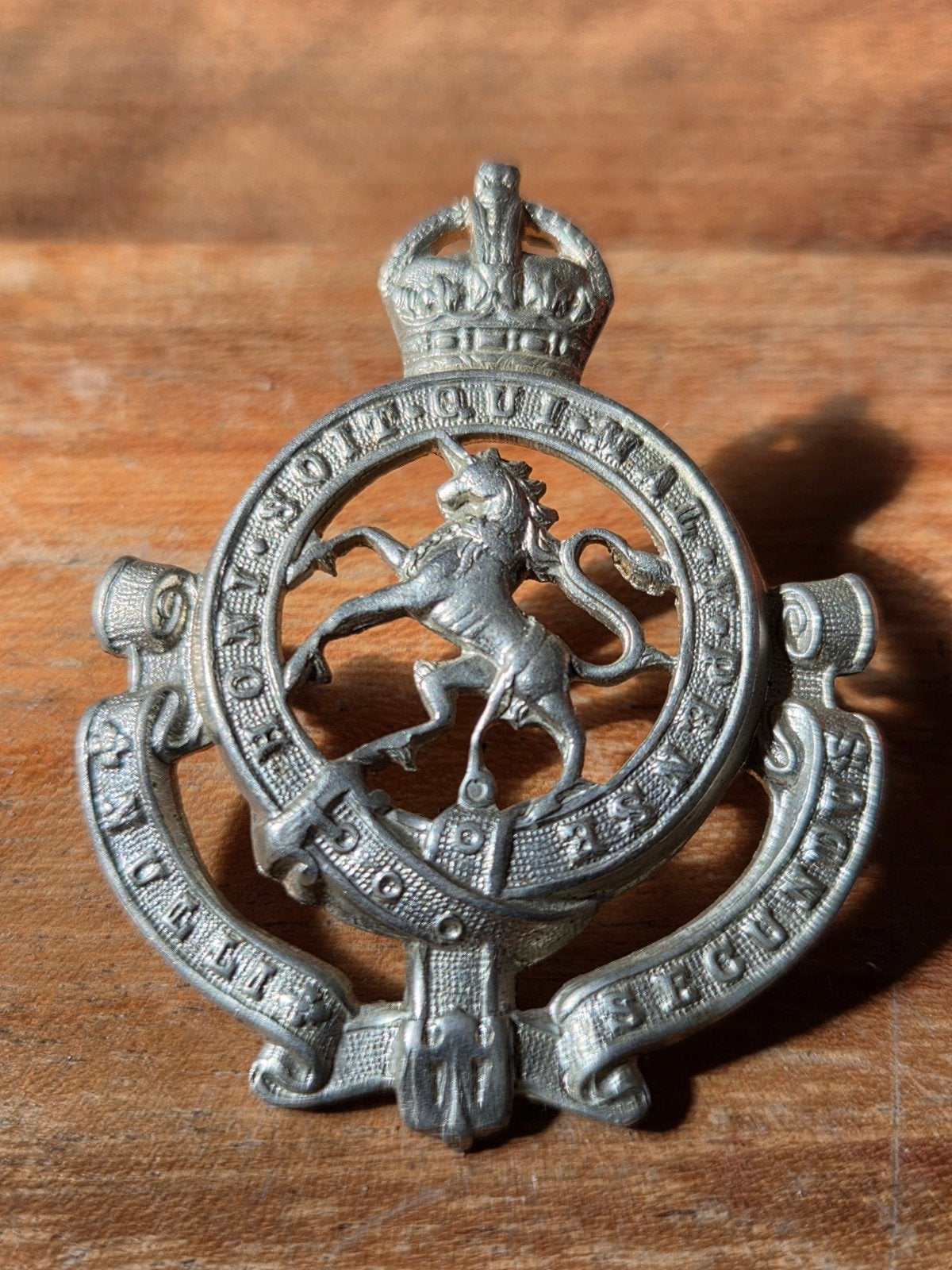 Wo2 baret embleem gghg canadees, Ophalen of Verzenden, Landmacht, Overige gebieden, Embleem of Badge