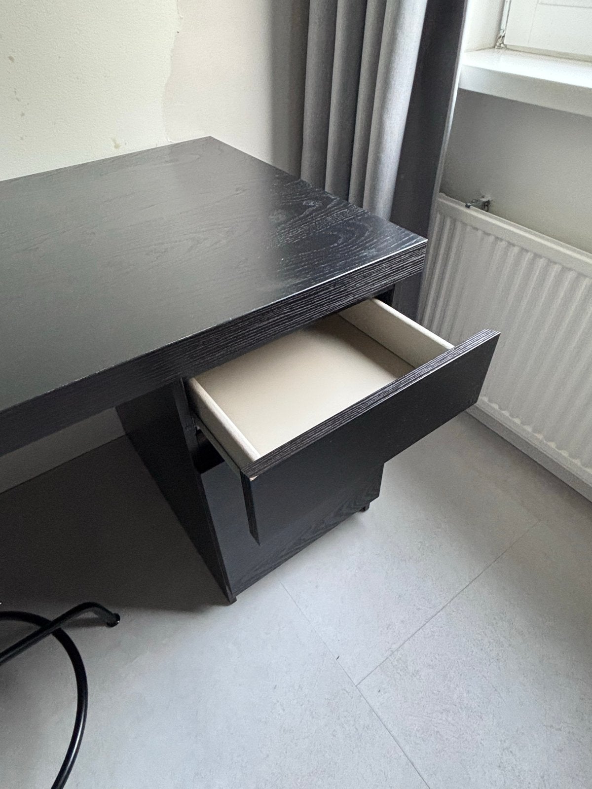 IKEA Bureau Zwart - 140x65x74cm met lade en kast, Ophalen, Zwart, Hout, 74 cm