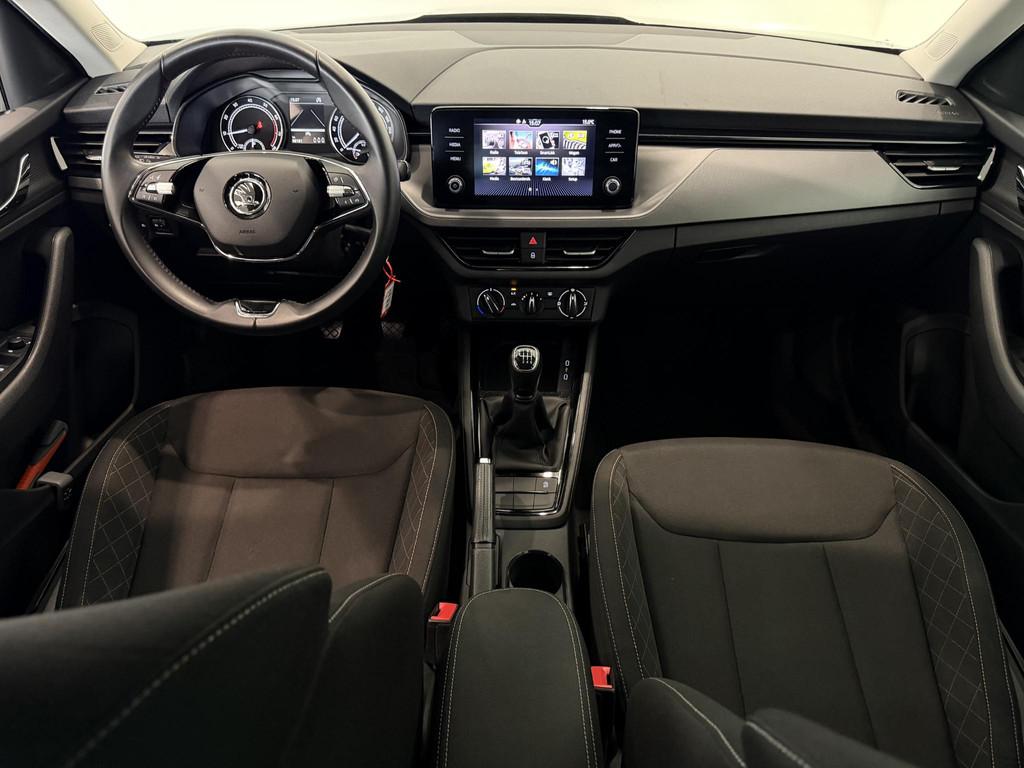 Skoda Kamiq 1.0 TSI Ambition | Trekhaak elektrisch wegklapba, Auto's, Skoda, Stof, Gebruikt, Met garantie (alle), 610 kg