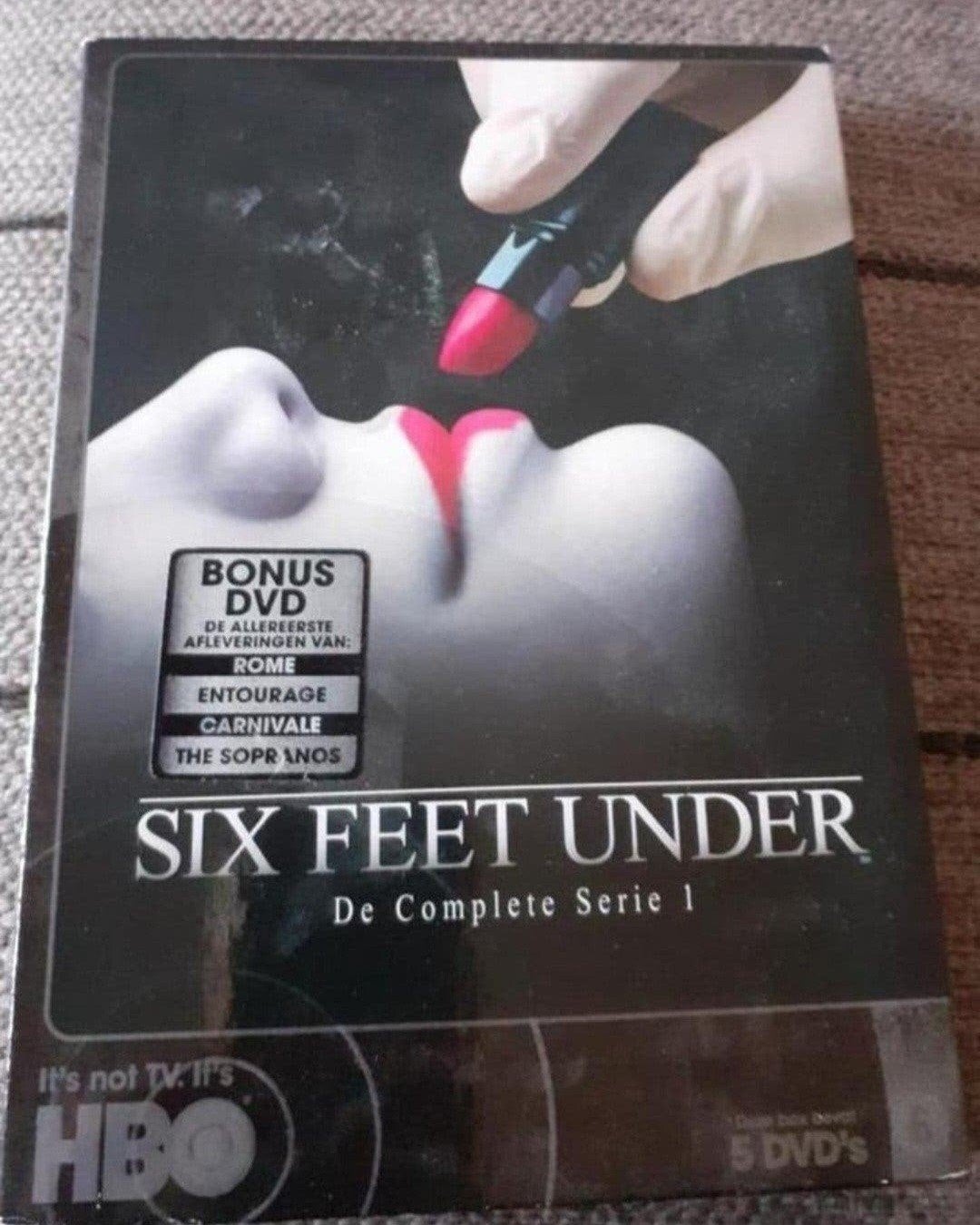 Six Feet Under - De Complete Serie 1 (5 DVD's) + Bonus DVD, Cd's en Dvd's, Vanaf 16 jaar, Seizoen 1, Nederlands, Drama