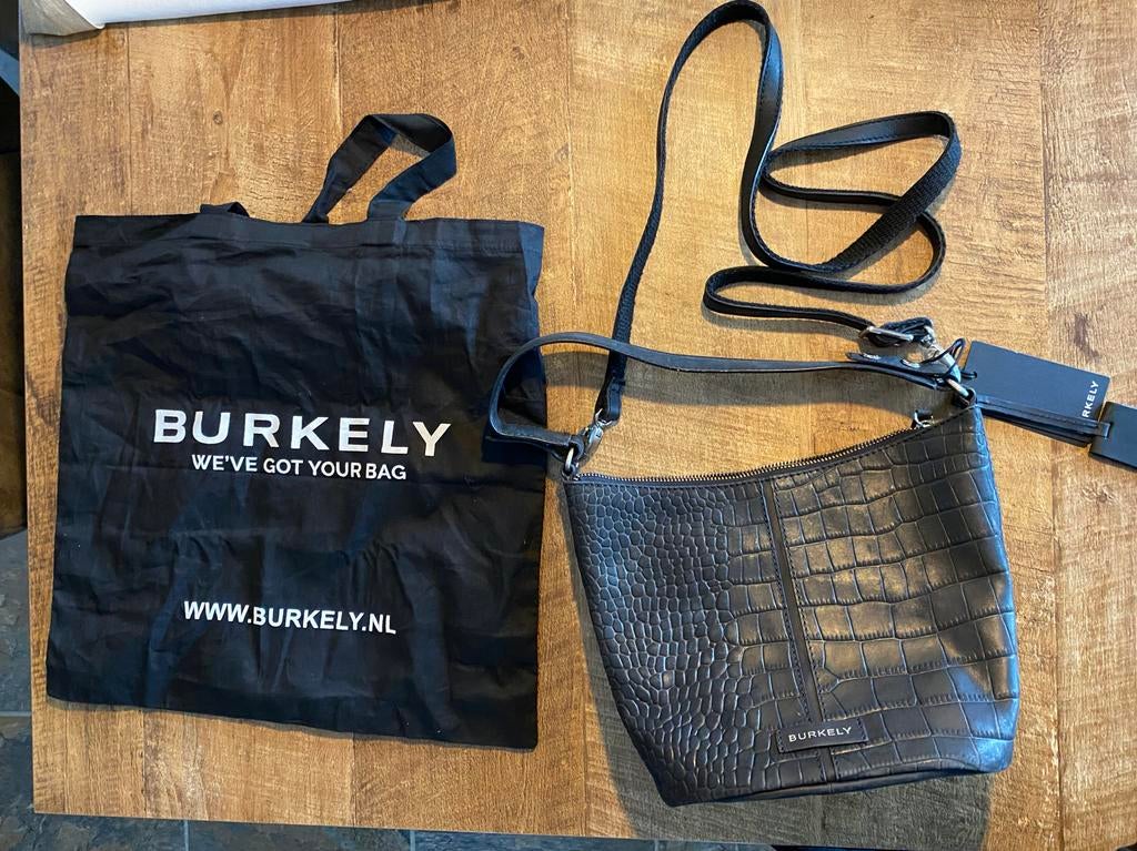 Burkely schoudertasje zwart croco print, Ophalen of Verzenden, Nieuw, Zwart, Schoudertasje