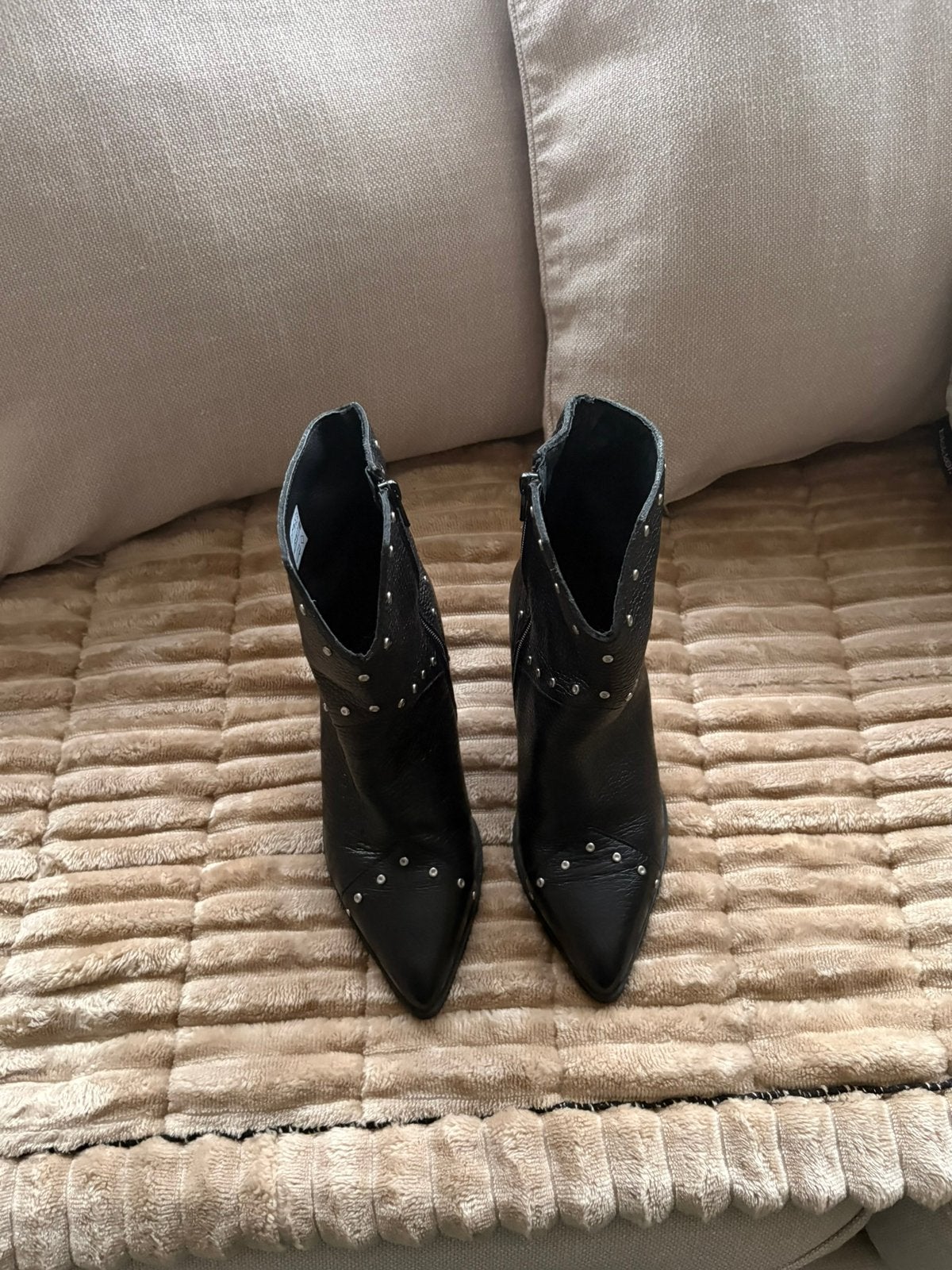 Sacha black leather Western boots with studs, Ophalen, Zwart, Lage of Enkellaarzen, Zo goed als nieuw