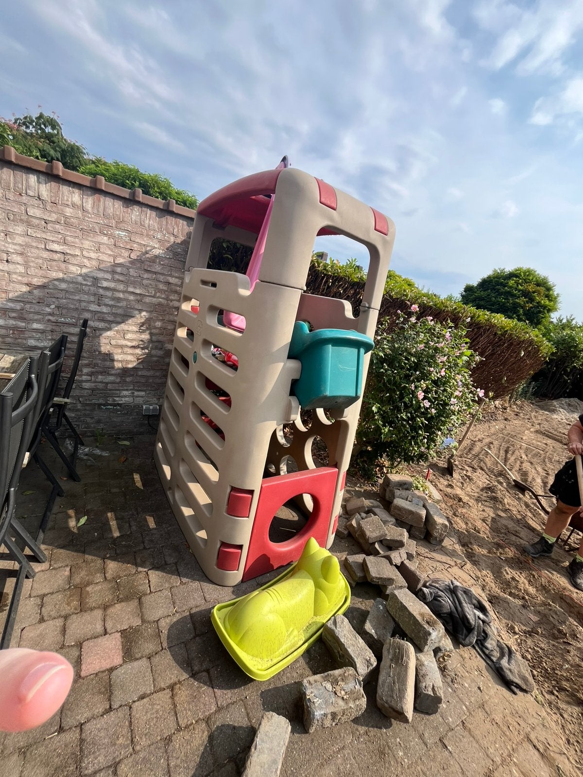 Speelhuisje (roze glijbaan en groene wip niet erbij), Ophalen, Gebruikt, Kunststof