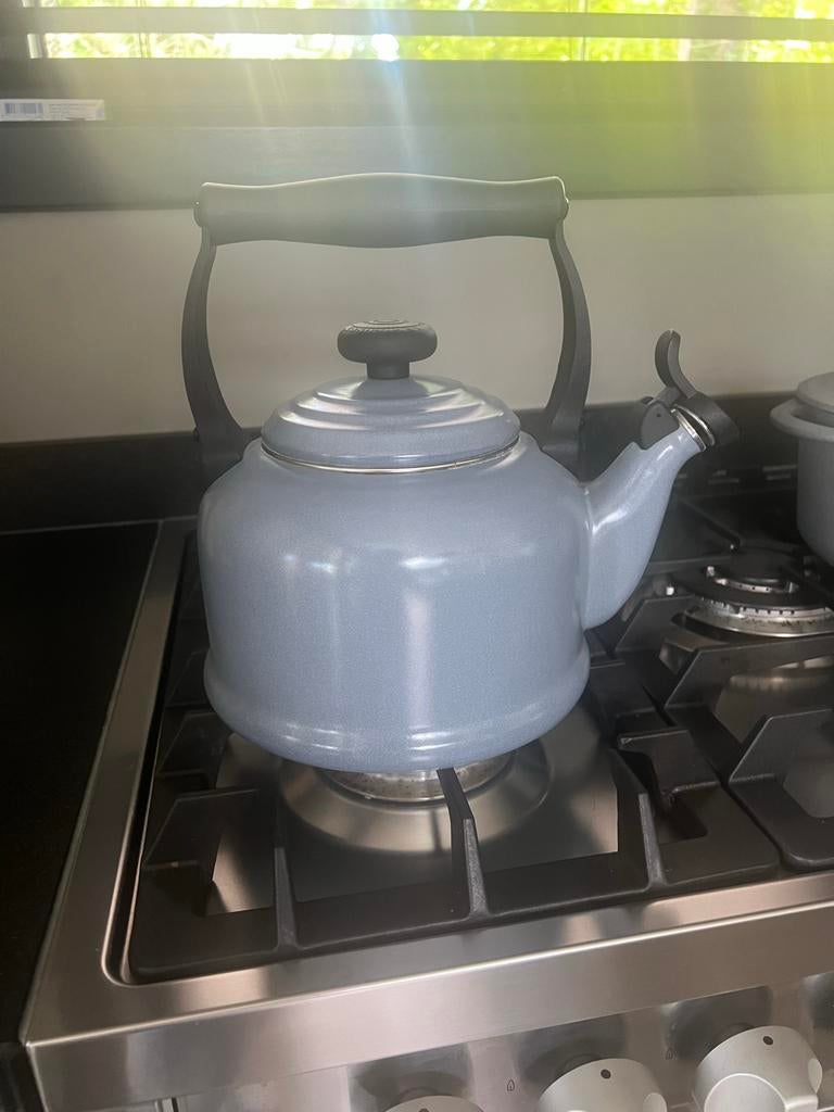 Le Creuset fluitketel, 2 liter of meer, Ophalen