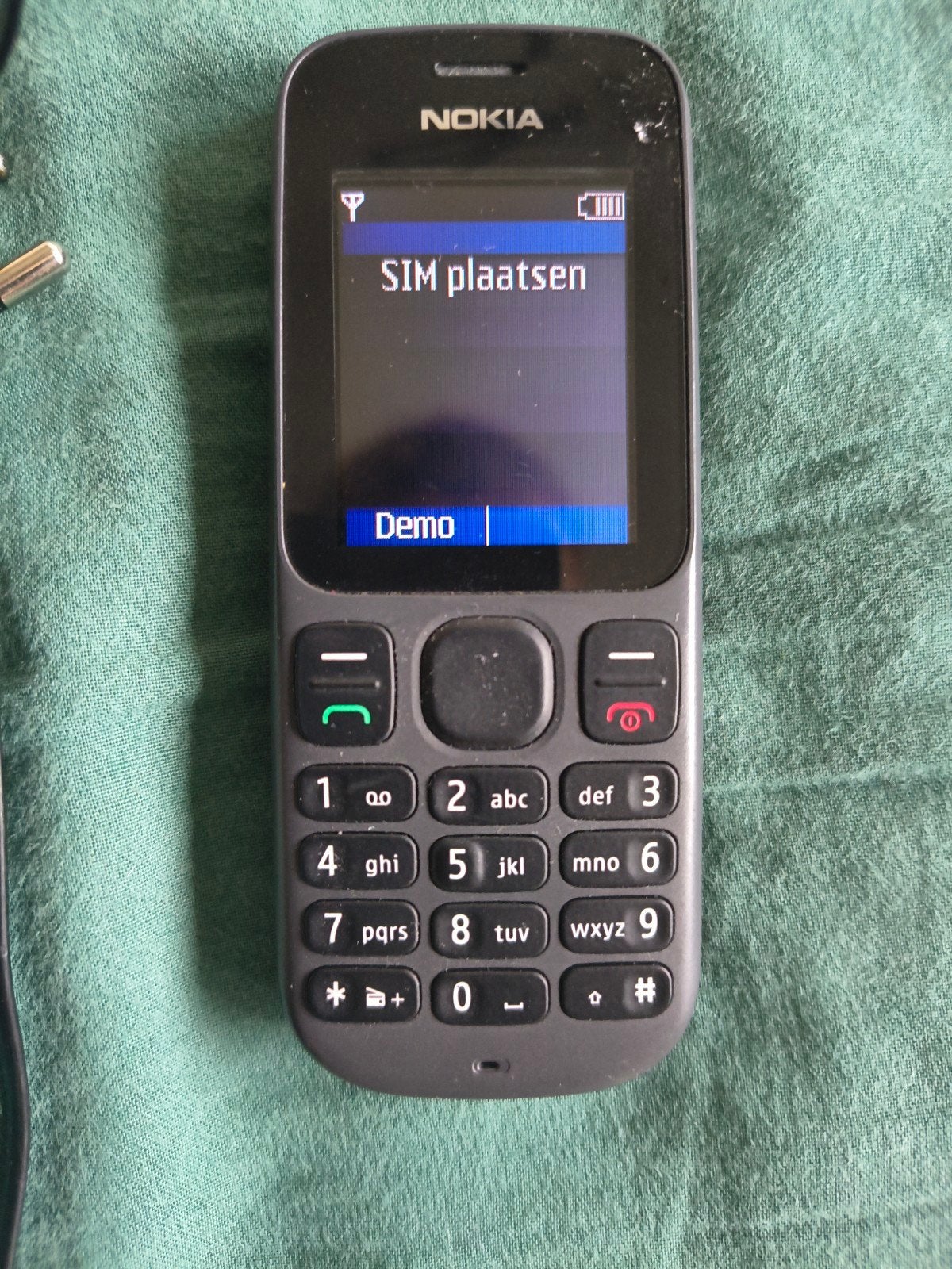 Nokia 100 inclusief oplader, Geen camera, Zwart, Fysiek toetsenbord, Ophalen of Verzenden