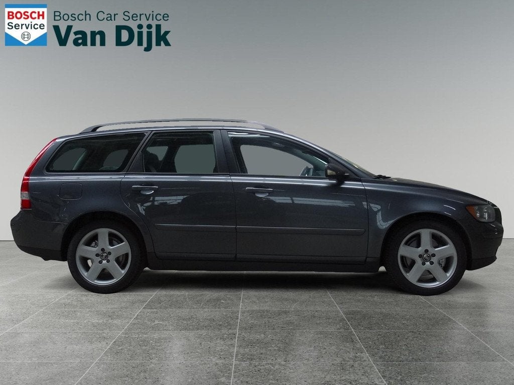 Verkocht. Volvo V50 2.4 Elite automaat / Trekhaak / Cruise, Auto's, Volvo, 1378 kg, Gebruikt, Zwart, 700 kg