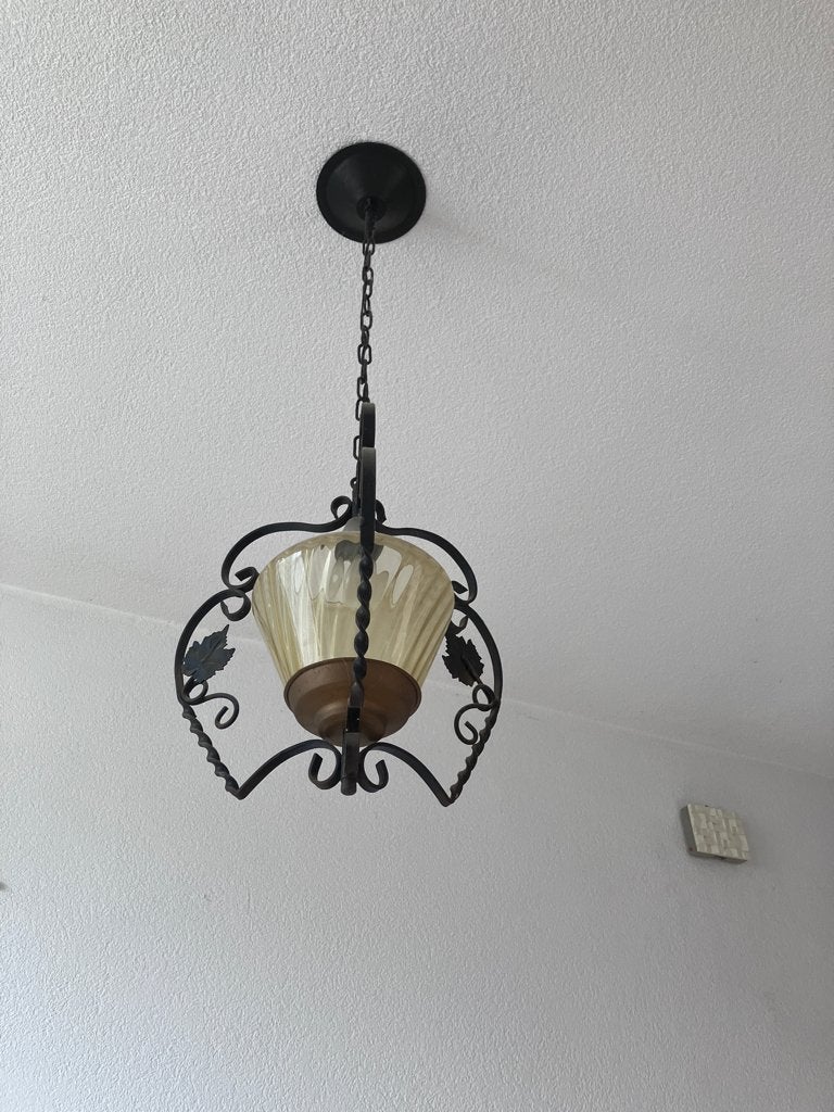 Landelijke smeedijzeren hanglamp met glazen kap, Ophalen, Gebruikt, Glas, Landelijk/mediteraan