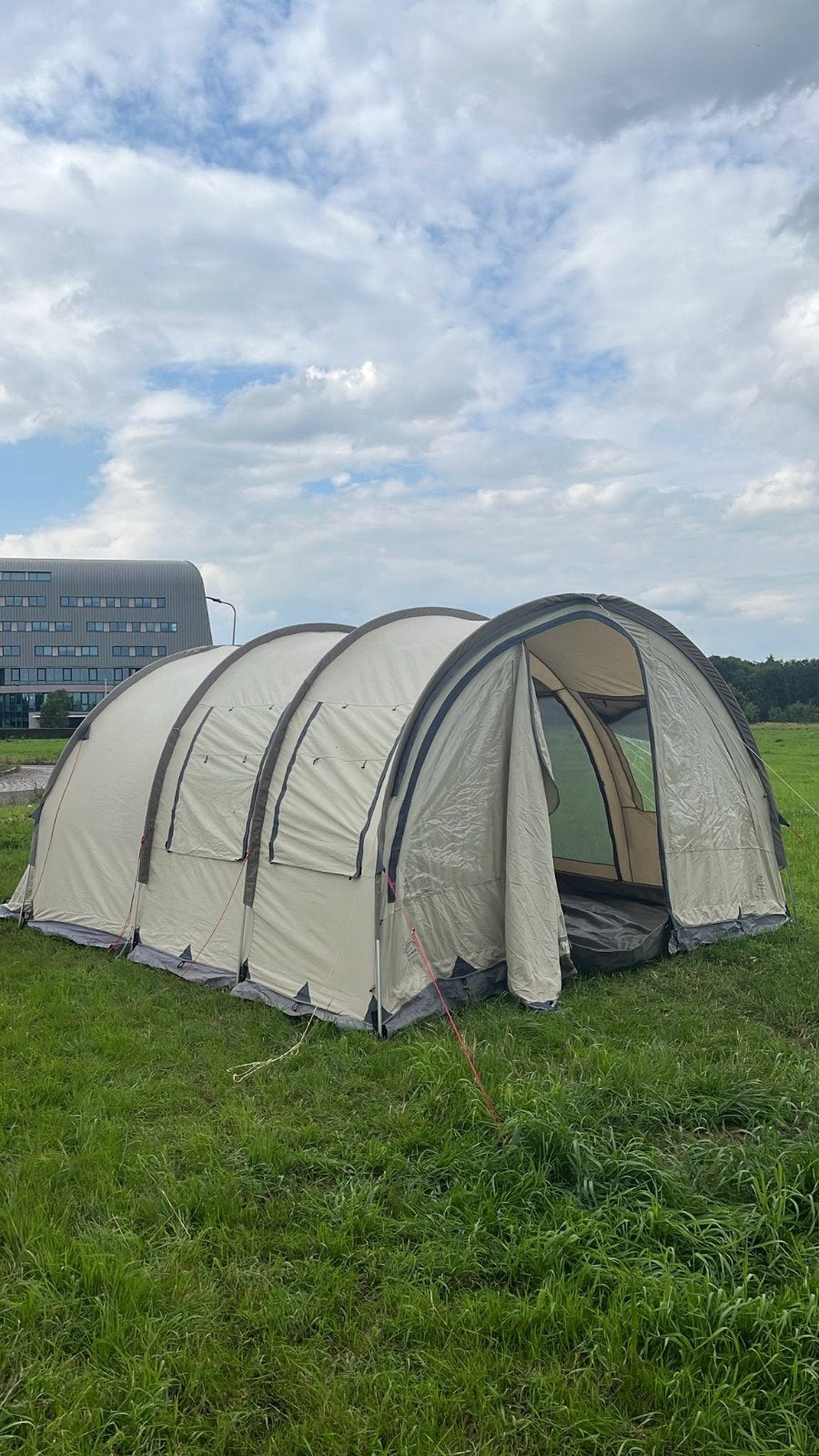 Tunneltent Villanova Bardani, Ophalen